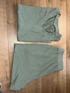 V-Neck Army Green Tank Top — Women’s Casual Shell